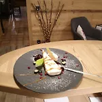 Pri Zalogarju ゲストハウス 3*