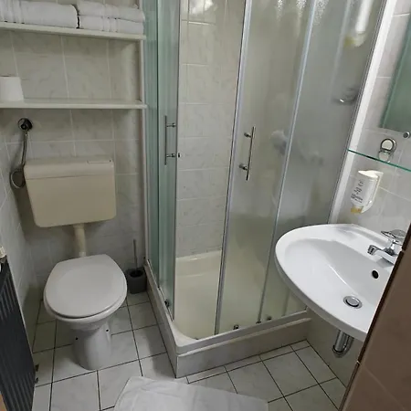 Pri Zalogarju Гостевой дом 3*