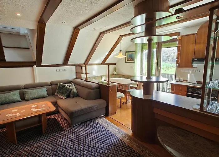 Pri Zalogarju Hiša za goste